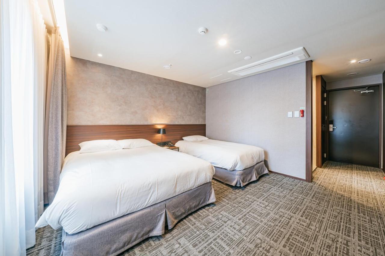 Hotel With City Čedžu Exteriér fotografie